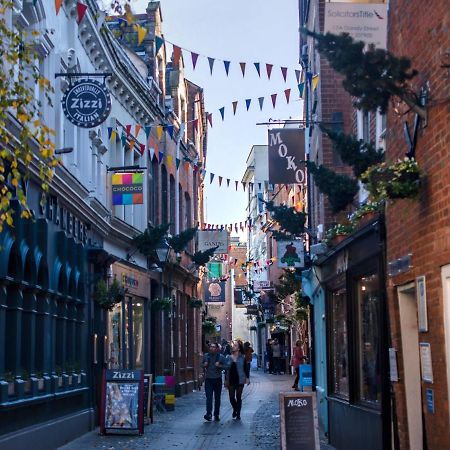 Half Price Offer - Exeter City Apartment Buitenkant foto