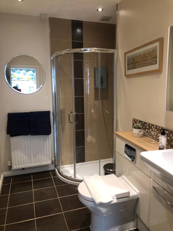 Half Price Offer - Exeter City Apartment Buitenkant foto