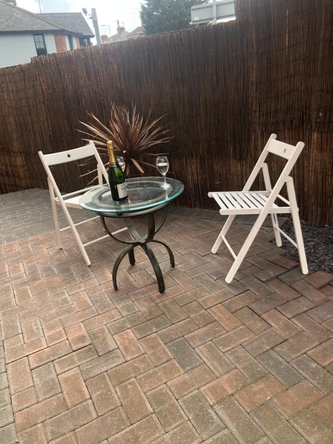 Half Price Offer - Exeter City Apartment Buitenkant foto
