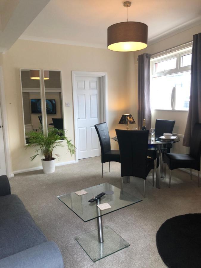 Half Price Offer - Exeter City Apartment Buitenkant foto