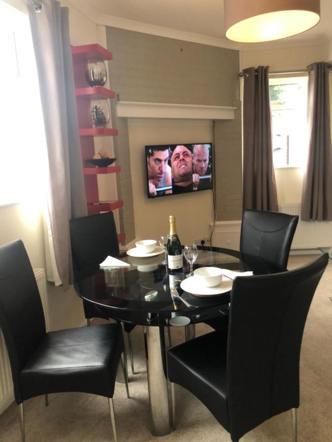 Half Price Offer - Exeter City Apartment Buitenkant foto